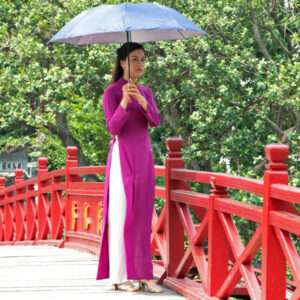 indochina_2016__dsc3877-girl-on-bridge