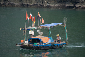 indochina_2016__dsc4094-man-in-fishing-boat
