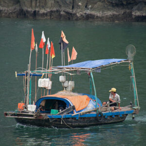 indochina_2016__dsc4094-man-in-fishing-boat